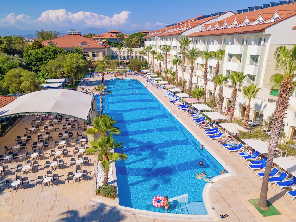 Sural Resort - All Inclusive — Swimming pool in Side