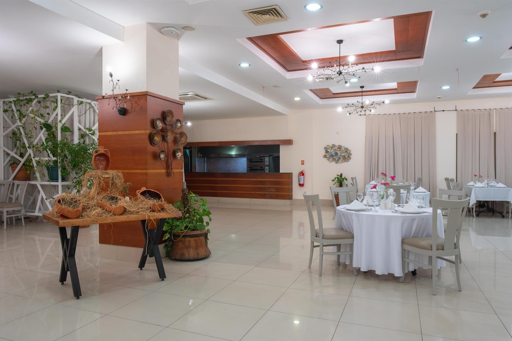 Sural Resort - All Inclusive — Restaurant & bars in Side