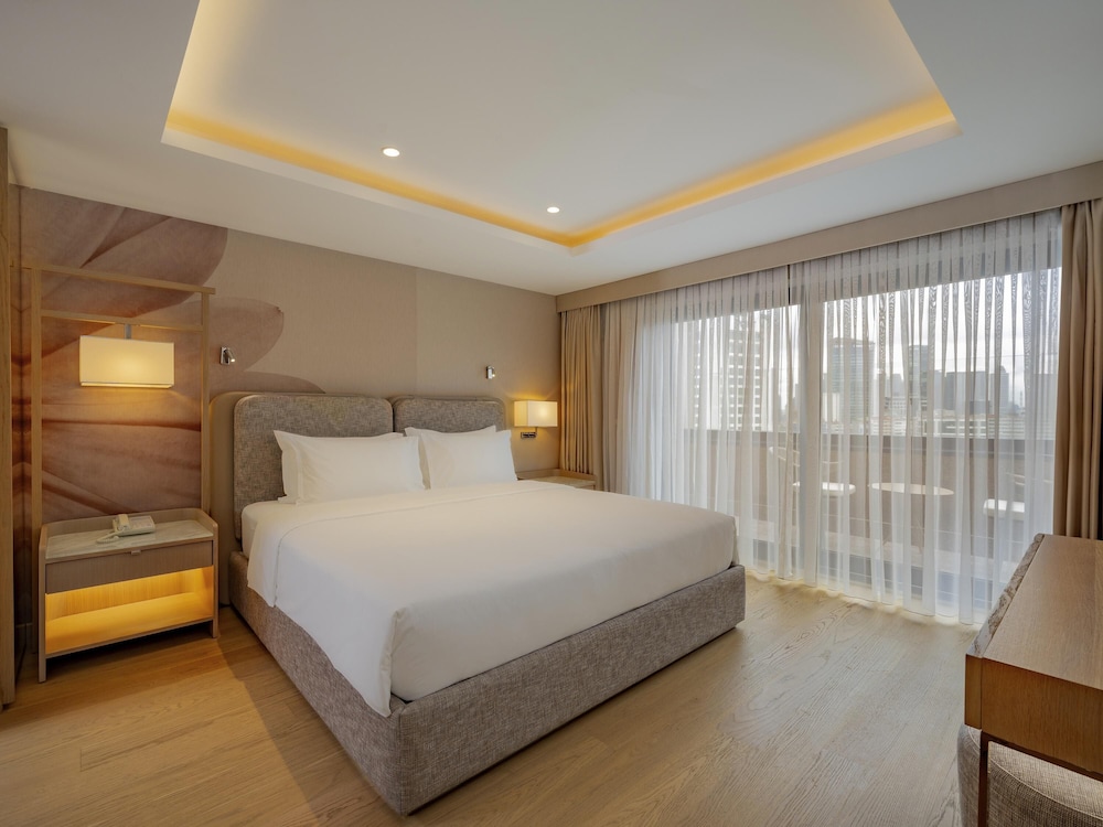 Mövenpick Hotel Istanbul Bosphorus — Hotel rooms in Istanbul, Istanbul