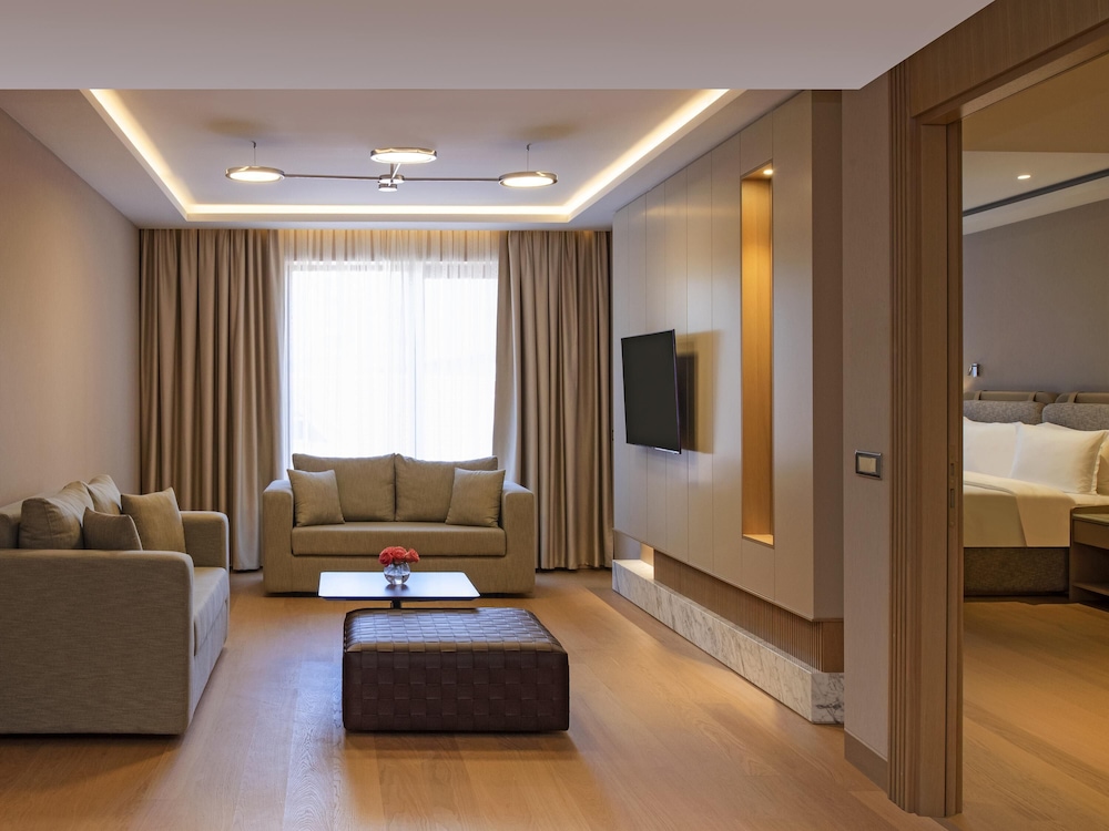 Mövenpick Hotel Istanbul Bosphorus — Hotel rooms in Istanbul, Istanbul