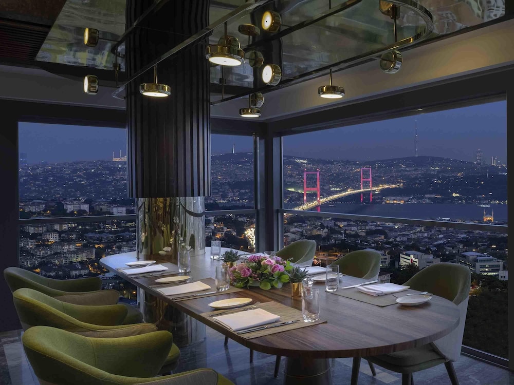 Mövenpick Hotel Istanbul Bosphorus — Restaurant & bars in Istanbul, Istanbul