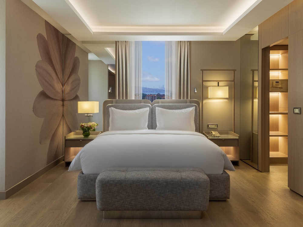Mövenpick Hotel Istanbul Bosphorus — Hotel rooms in Istanbul, Istanbul