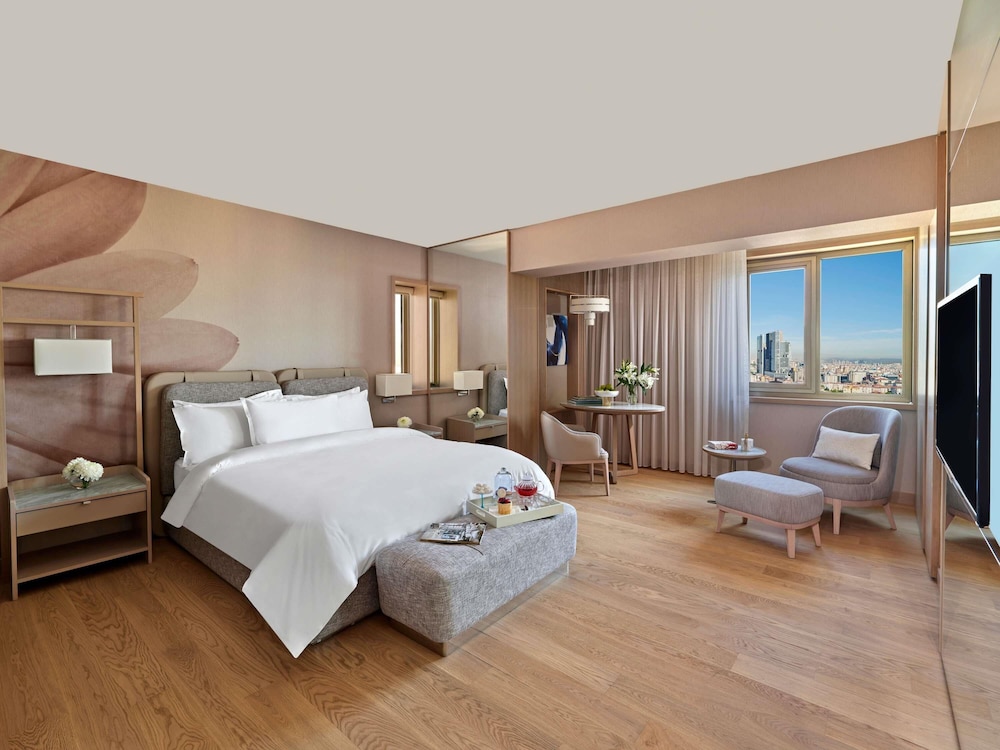Mövenpick Hotel Istanbul Bosphorus — Hotel rooms in Istanbul, Istanbul