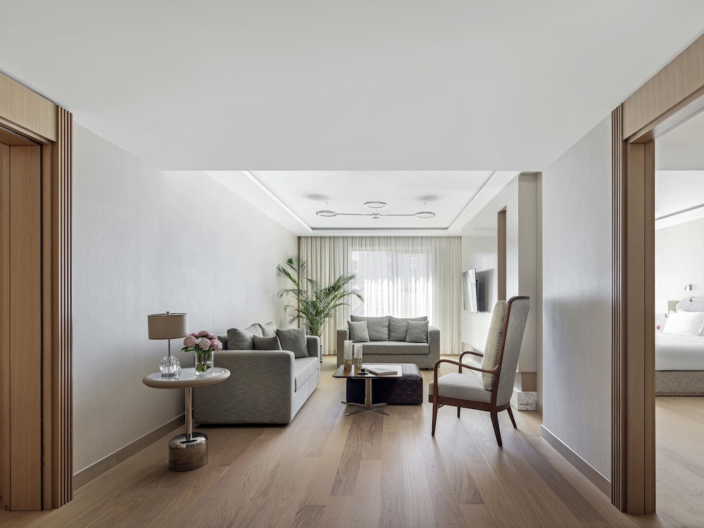Mövenpick Hotel Istanbul Bosphorus — Hotel rooms in Istanbul, Istanbul