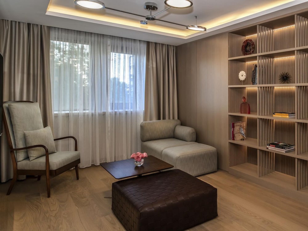Mövenpick Hotel Istanbul Bosphorus — Hotel rooms in Istanbul, Istanbul