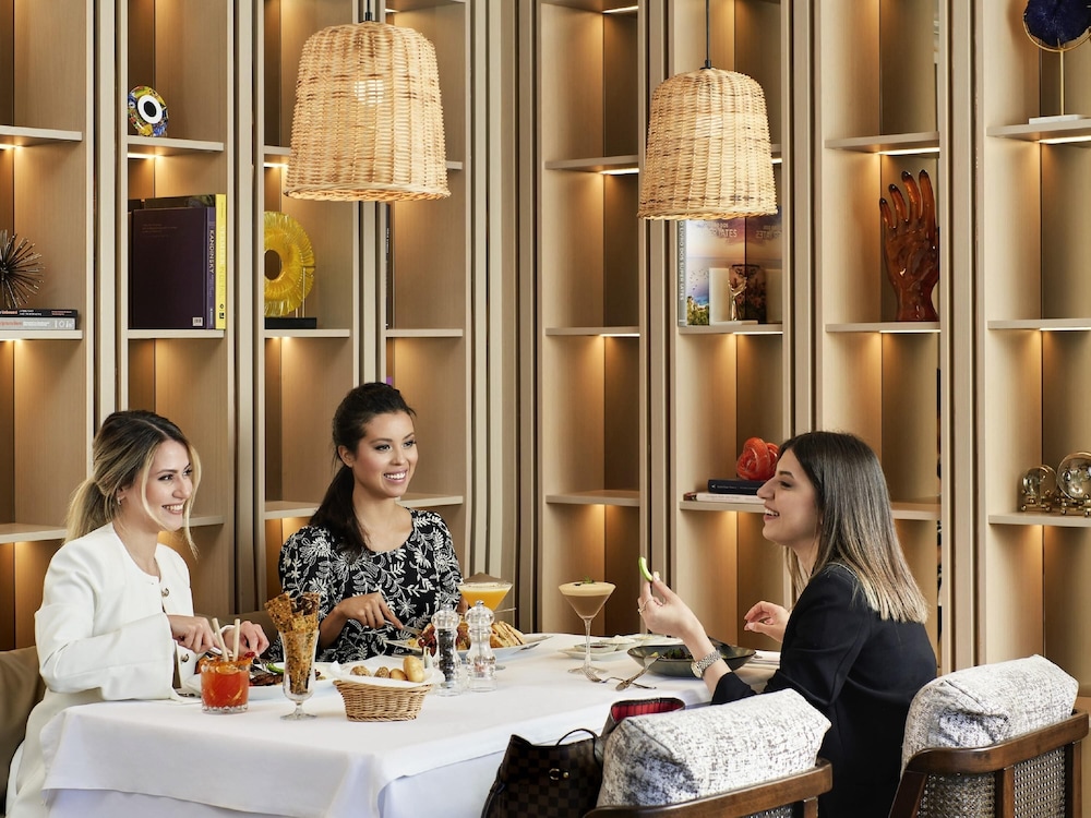 Mövenpick Hotel Istanbul Bosphorus — Restaurant & bars in Istanbul, Istanbul
