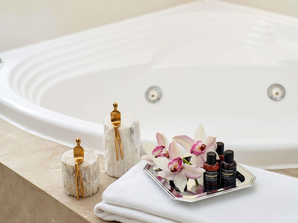 Mövenpick Hotel Istanbul Bosphorus — Spa in Istanbul, Istanbul