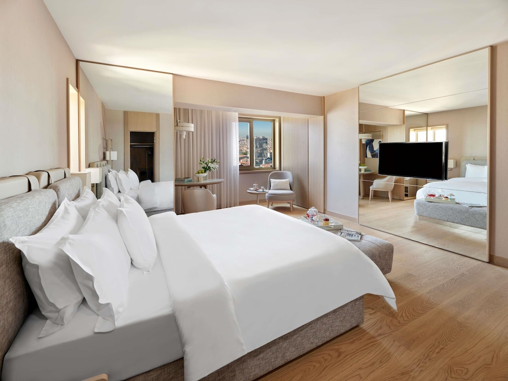 Mövenpick Hotel Istanbul Bosphorus — Hotel rooms in Istanbul, Istanbul