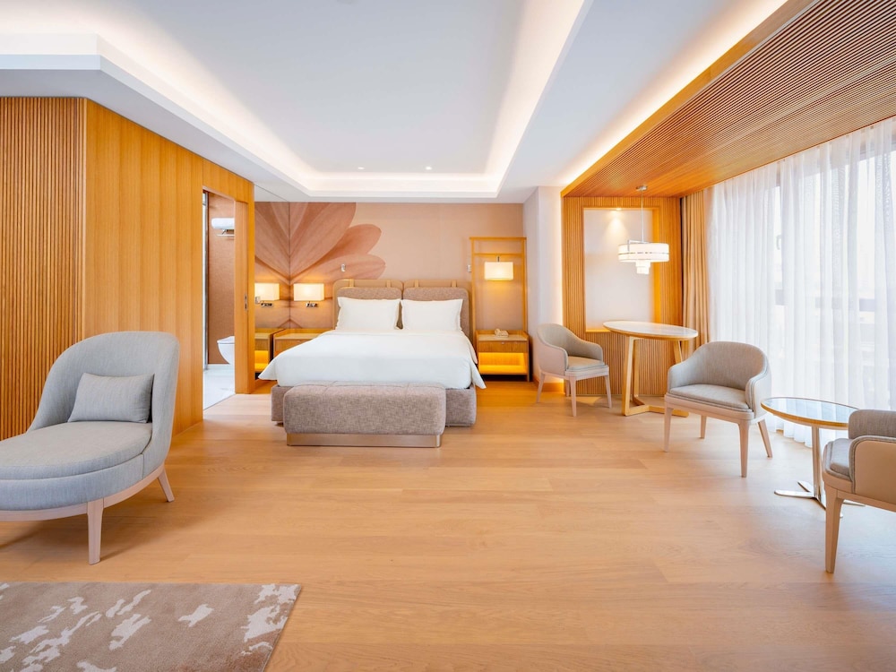 Mövenpick Hotel Istanbul Bosphorus — Hotel rooms in Istanbul, Istanbul