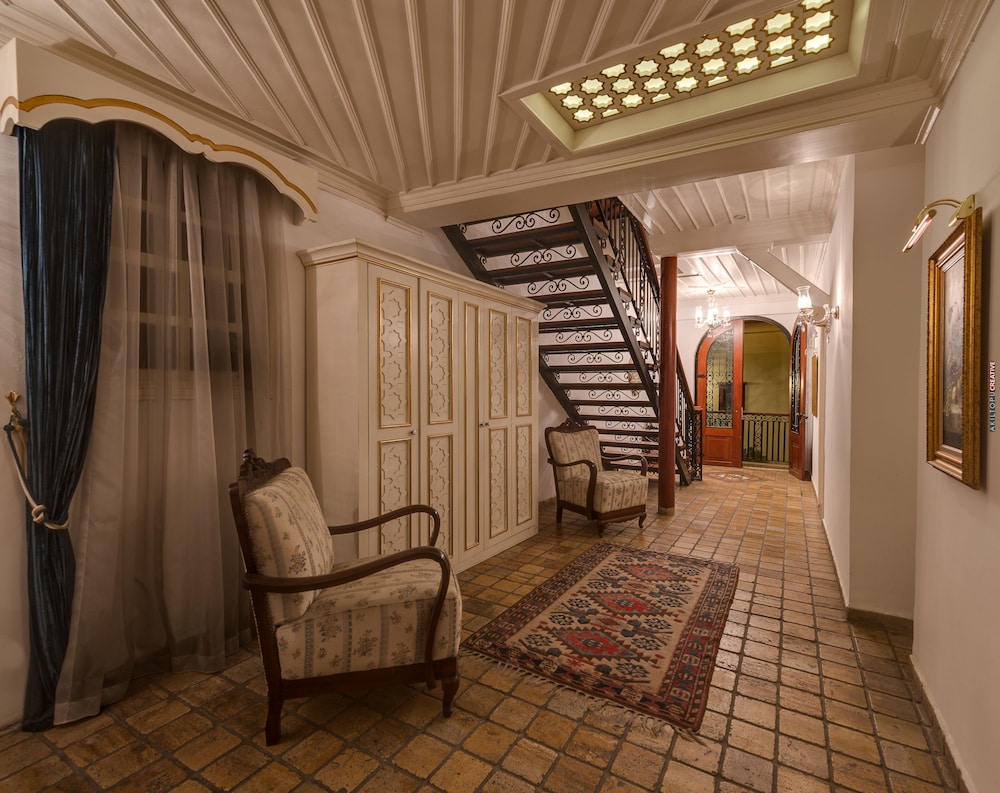 Tuvana Hotel - Special Class — Hotel building in Antalya