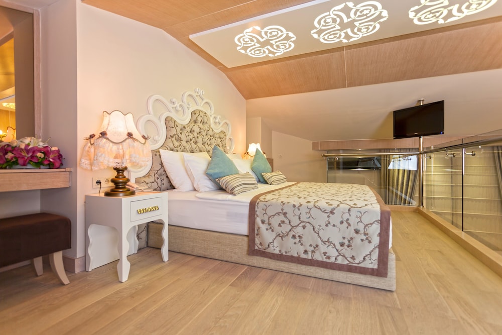 Xperia Saray Beach Hotel  - All Inclusive — Hotel rooms in Alanya