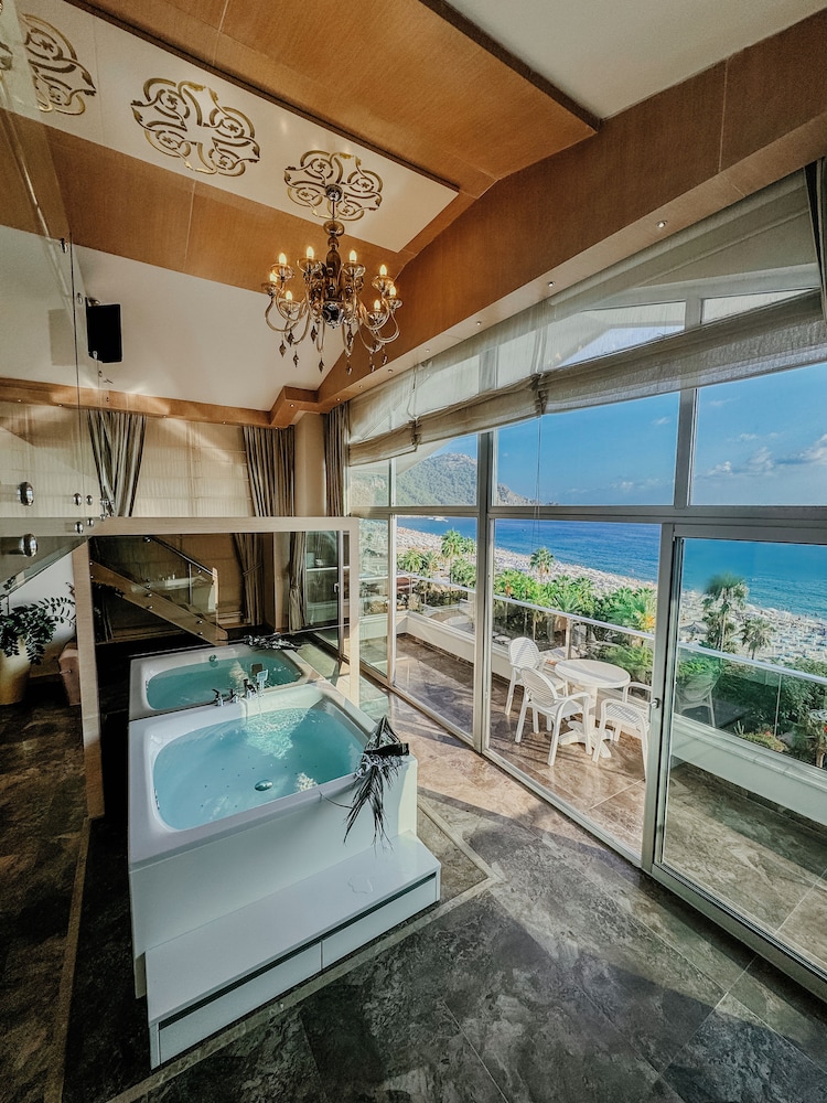 Xperia Saray Beach Hotel  - All Inclusive — Hotel rooms in Alanya
