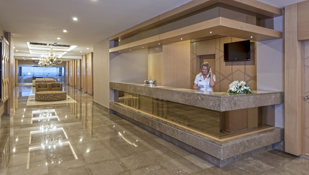 Xperia Saray Beach Hotel  - All Inclusive — Hotel building in Alanya