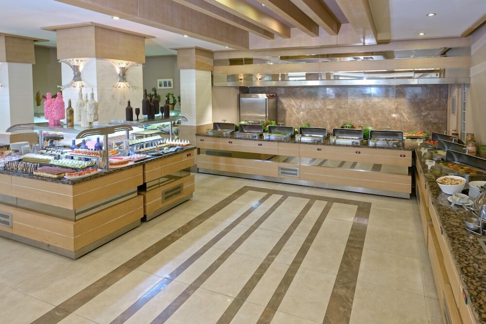 Xperia Saray Beach Hotel  - All Inclusive — Restaurant & bars in Alanya