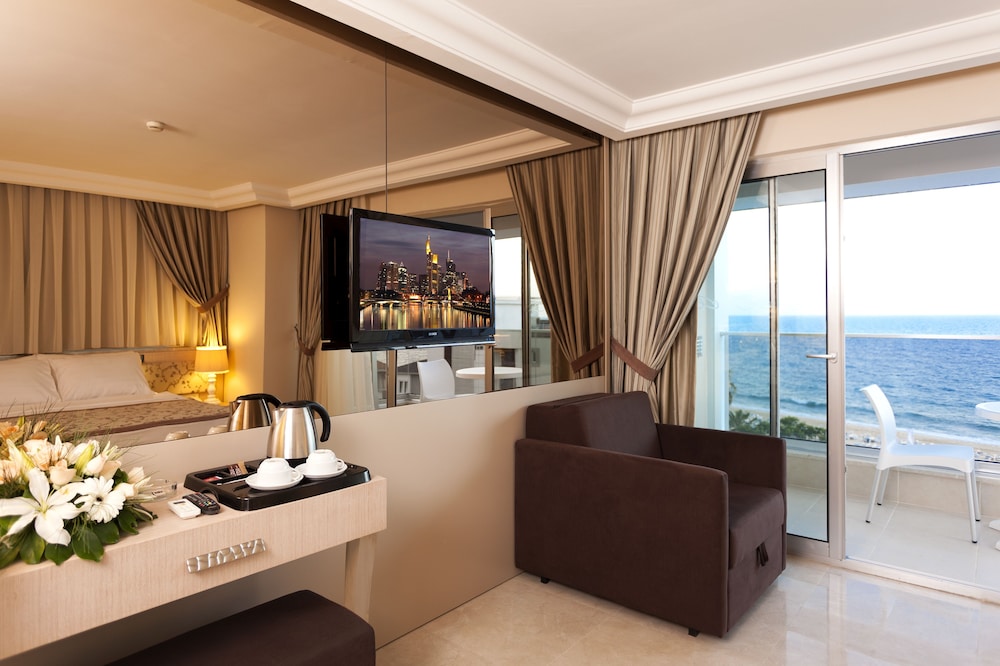 Xperia Saray Beach Hotel  - All Inclusive — Hotel rooms in Alanya