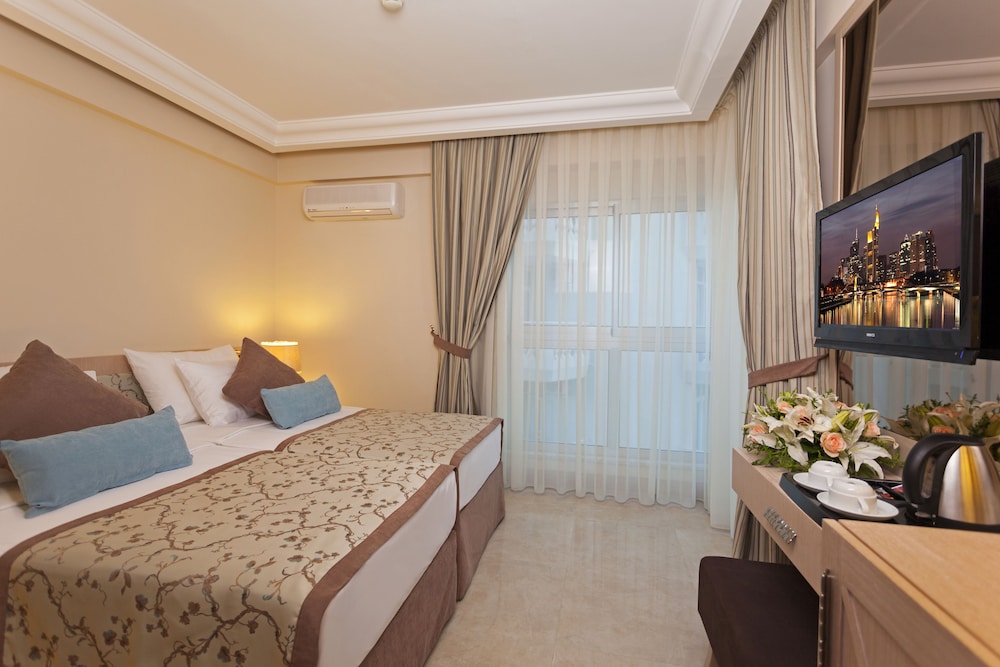 Xperia Saray Beach Hotel  - All Inclusive — Hotel rooms in Alanya