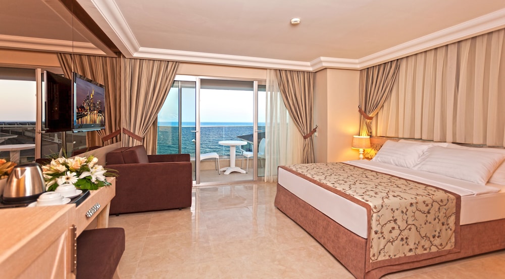 Xperia Saray Beach Hotel  - All Inclusive — Hotel rooms in Alanya