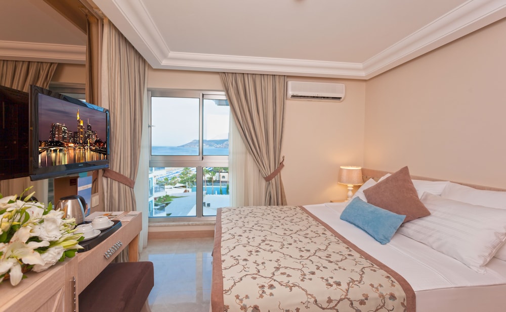 Xperia Saray Beach Hotel  - All Inclusive — Hotel rooms in Alanya