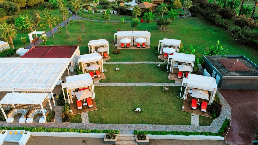 IC Hotels Green Palace & Villas - All inclusive — Hotel building in Antalya
