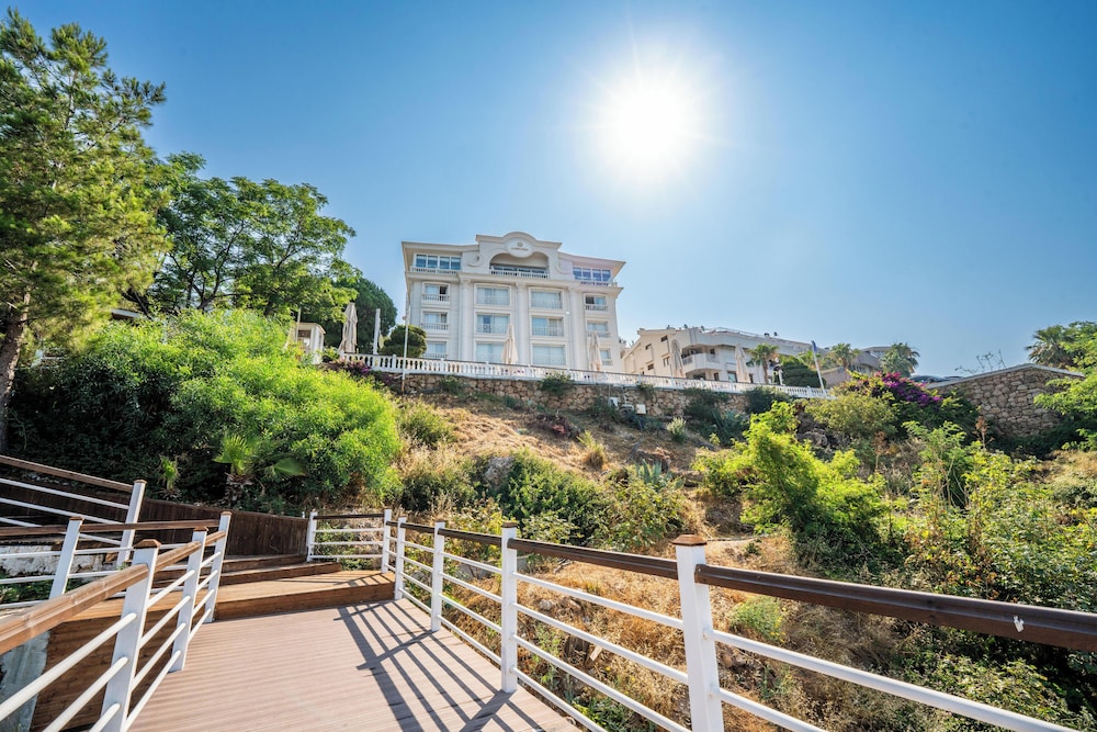 Massimo Hotel - Adults Only 'Ex La Boutique Hotels — Hotel building in Antalya