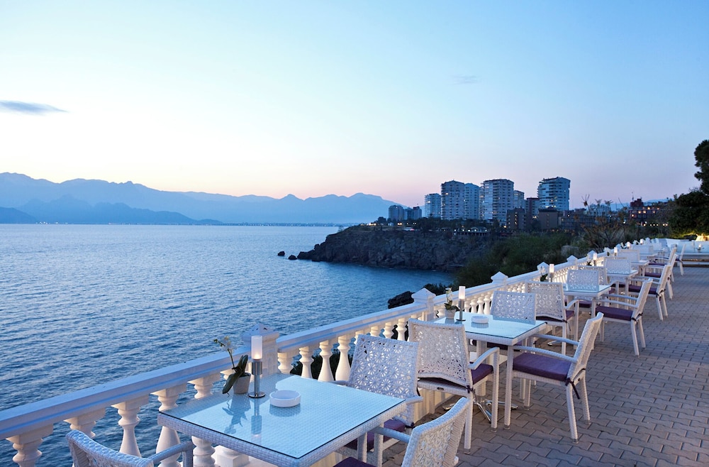 Massimo Hotel - Adults Only 'Ex La Boutique Hotels — Restaurant & bars in Antalya