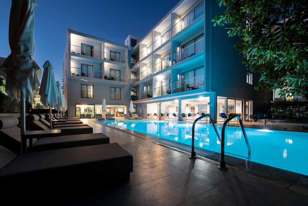 Oktober Downtown Boutique Hotel — Swimming pool in Rhodes Town, South Aegean