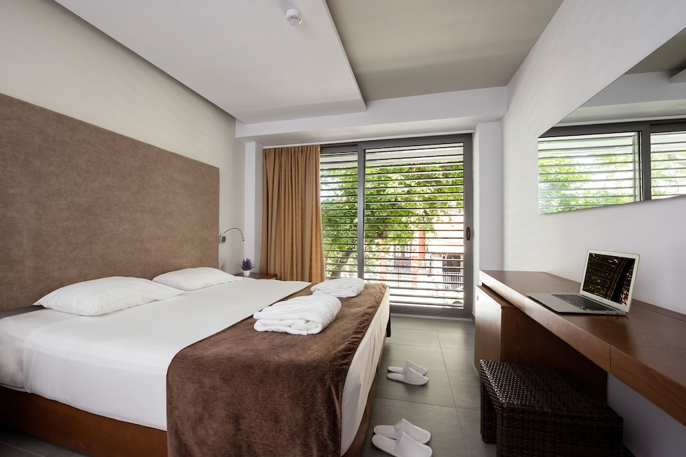 Oktober Downtown Boutique Hotel — Hotel rooms in Rhodes Town, South Aegean