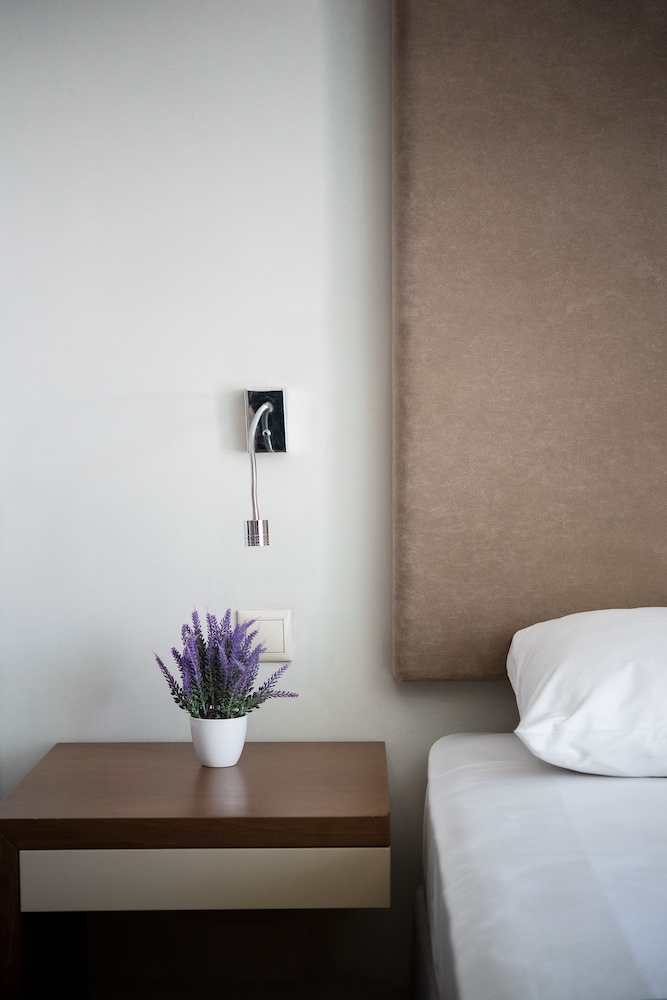 Oktober Downtown Boutique Hotel — Hotel rooms in Rhodes Town, South Aegean
