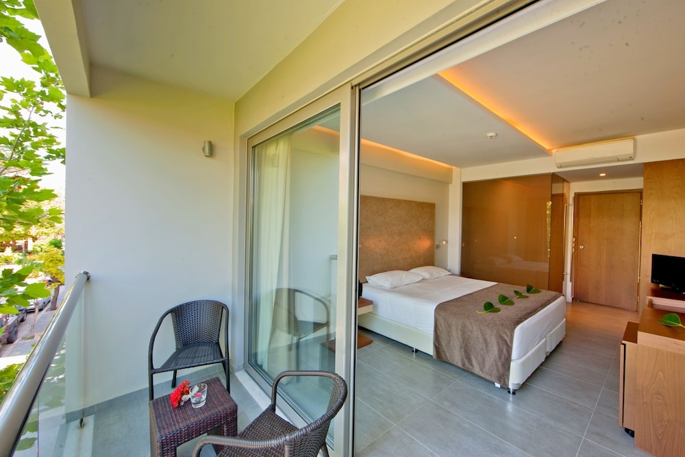 Oktober Downtown Boutique Hotel — Hotel rooms in Rhodes Town, South Aegean