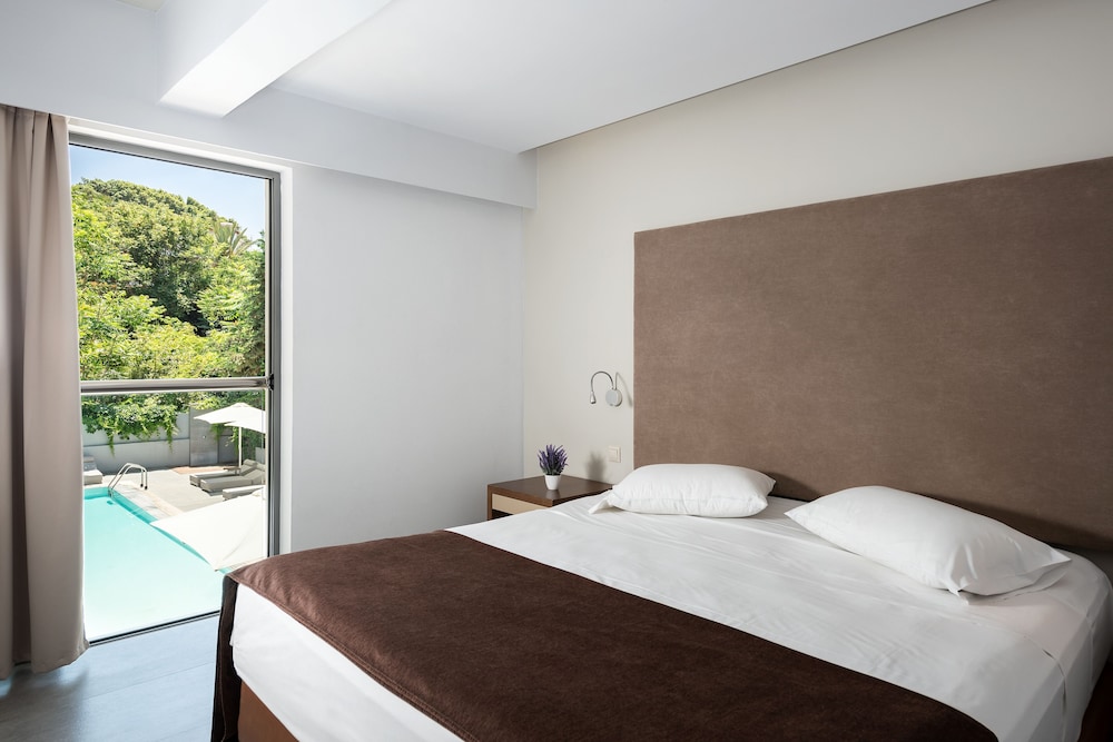 Oktober Downtown Boutique Hotel — Hotel rooms in Rhodes Town, South Aegean