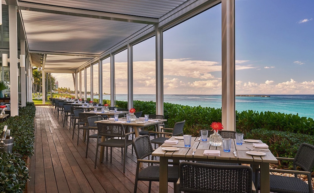 The Ocean Club, A Four Seasons Resort, Bahamas — Restaurant & bars in Paradise Island, New Providence
