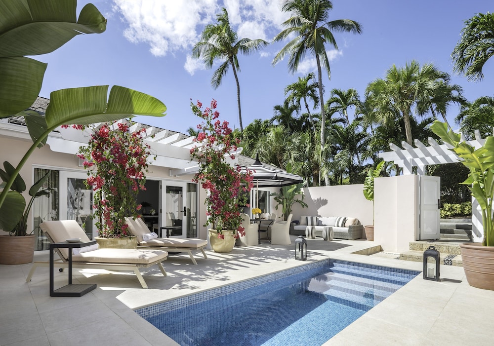 The Ocean Club, A Four Seasons Resort, Bahamas — Swimming pool in Paradise Island, New Providence