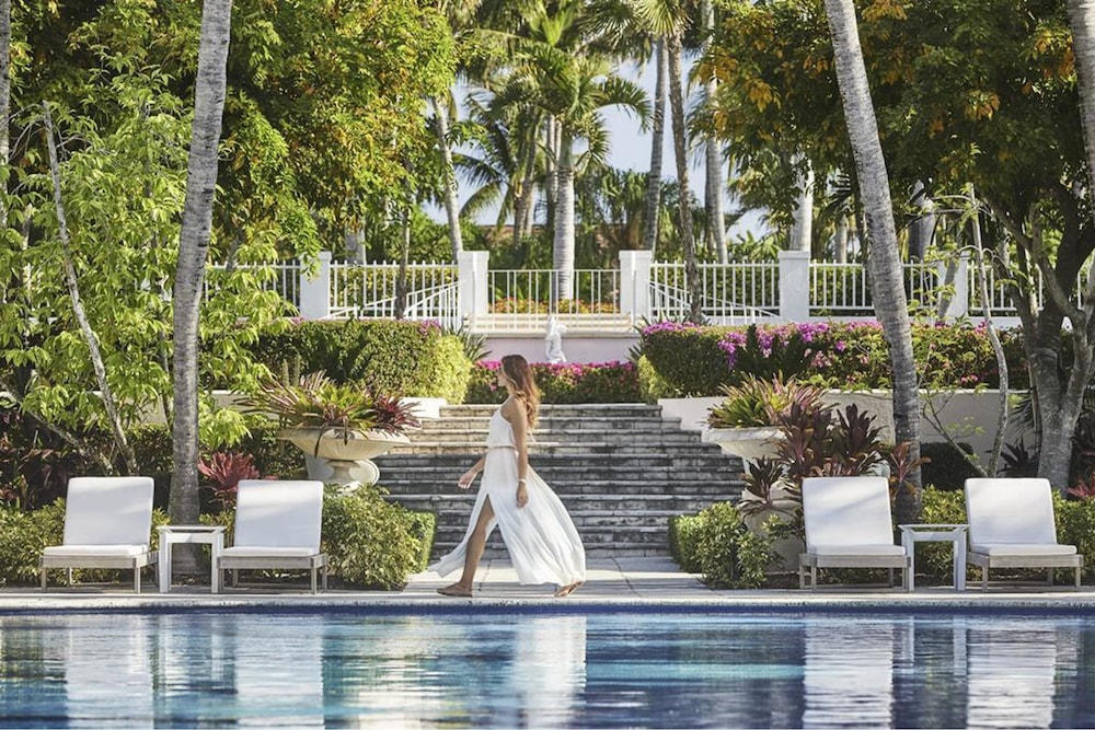 The Ocean Club, A Four Seasons Resort, Bahamas — Swimming pool in Paradise Island, New Providence