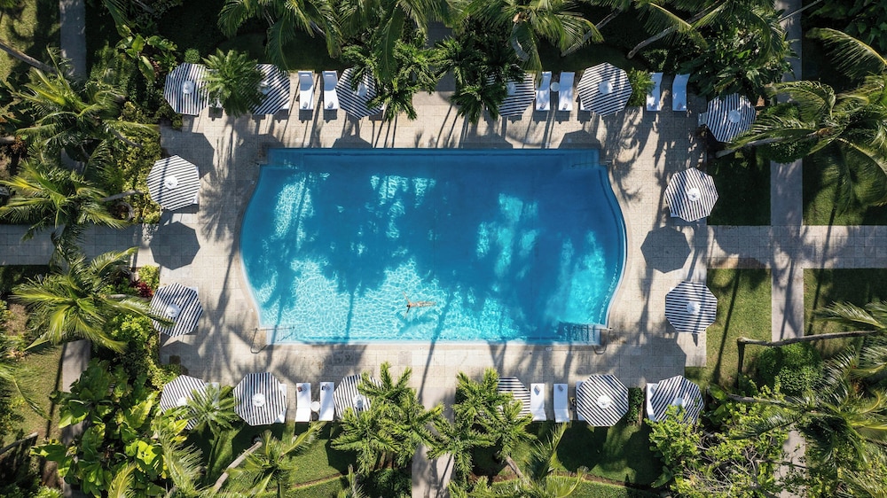 The Ocean Club, A Four Seasons Resort, Bahamas — Swimming pool in Paradise Island, New Providence