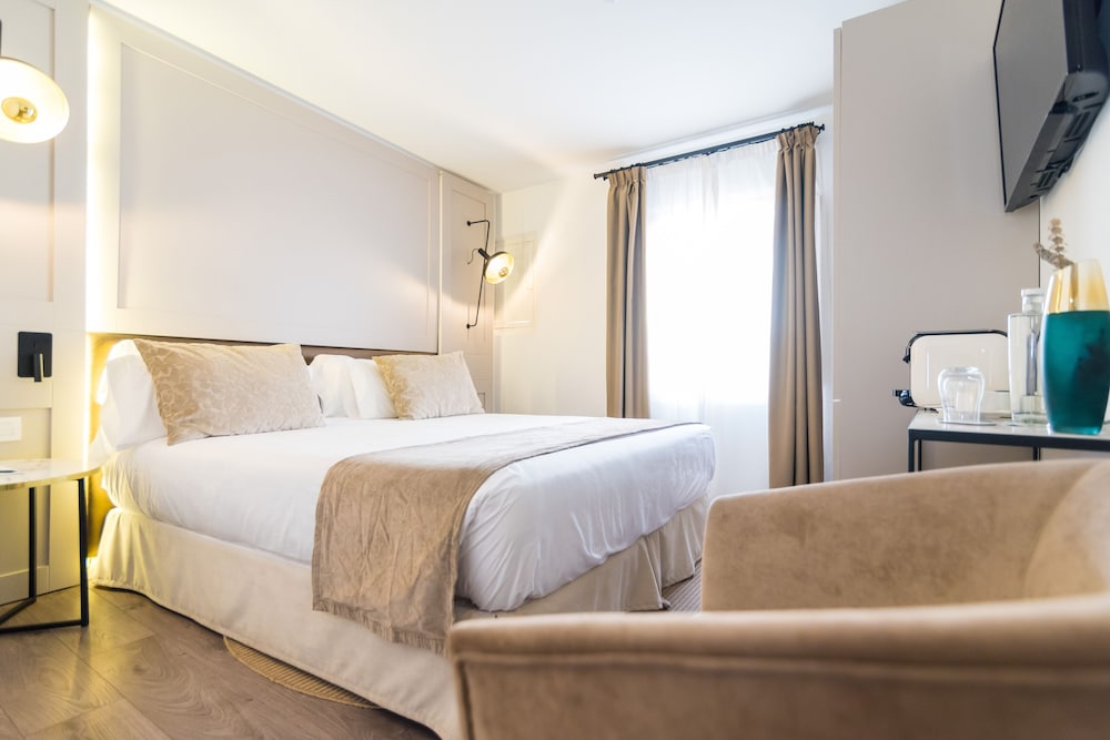 Rosetó by Petit Palace formerly known as Icon Roseto — Hotel rooms in Palma de Mallorca, Balearic Islands