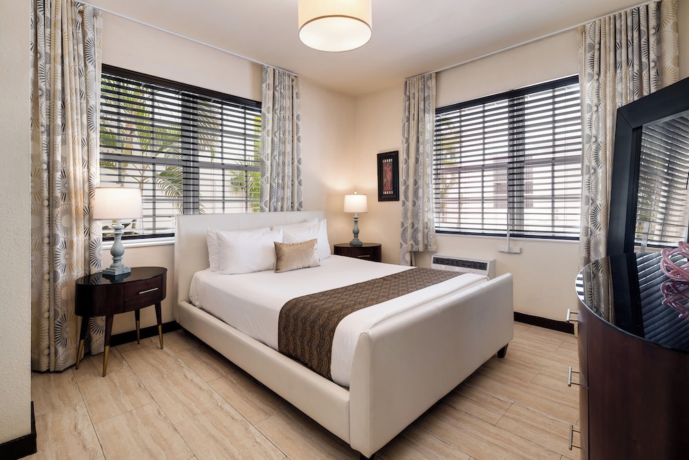 Tradewinds Apartment Hotel — Hotel rooms in Miami, Florida