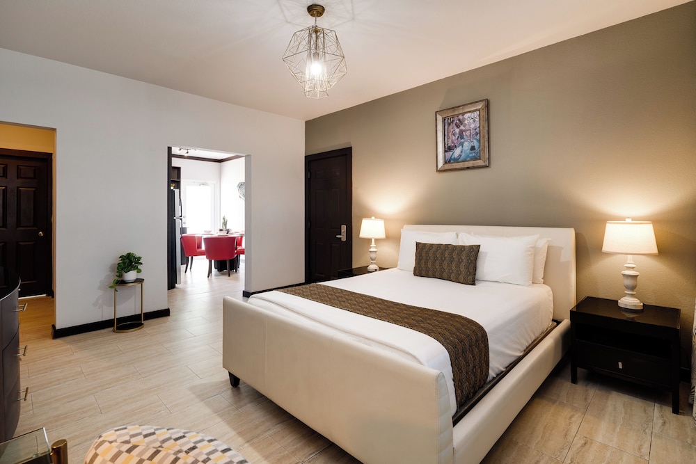 Tradewinds Apartment Hotel — Hotel rooms in Miami, Florida