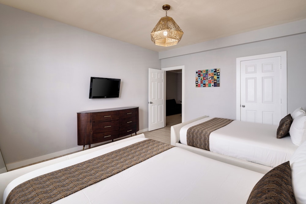 Tradewinds Apartment Hotel — Hotel rooms in Miami, Florida