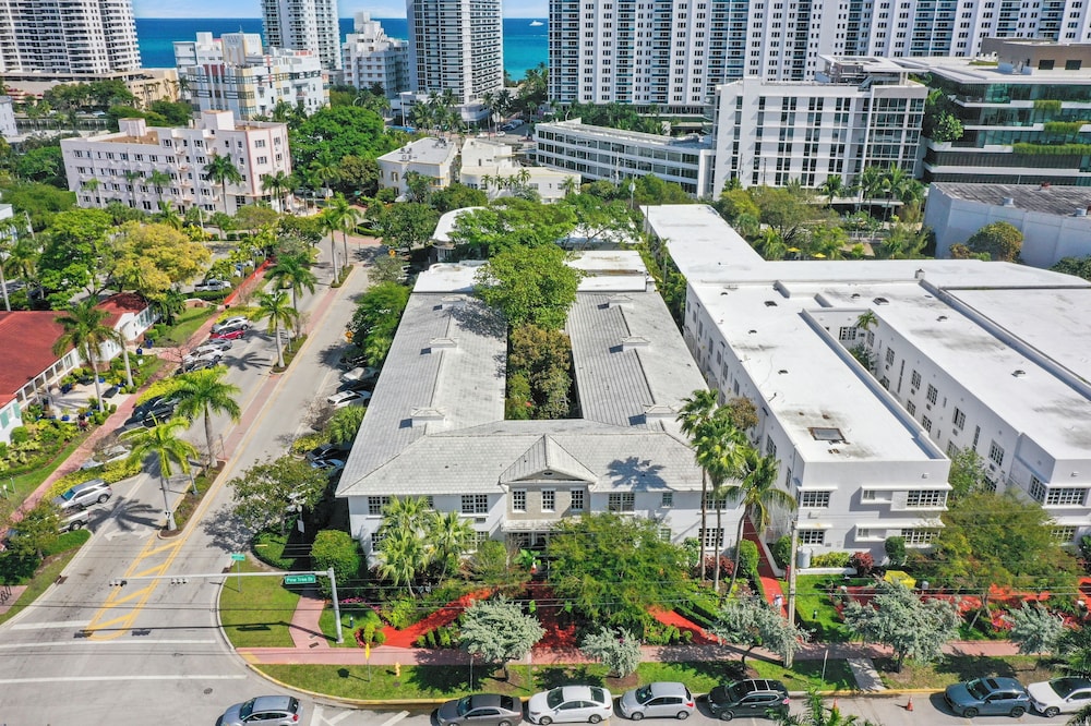 Tradewinds Apartment Hotel — Hotel building in Miami, Florida