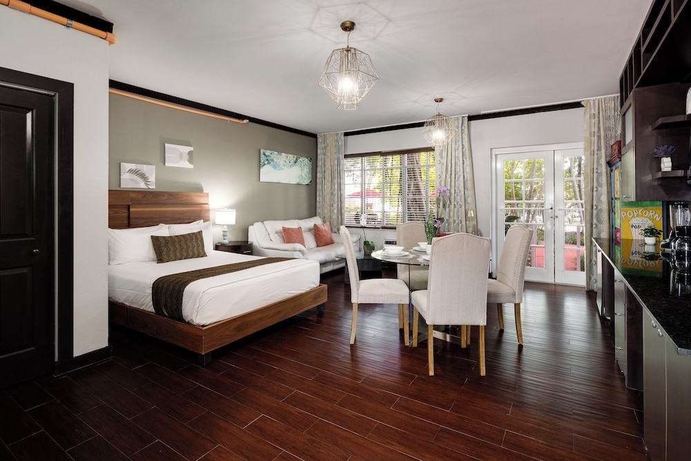 Tradewinds Apartment Hotel — Hotel rooms in Miami, Florida