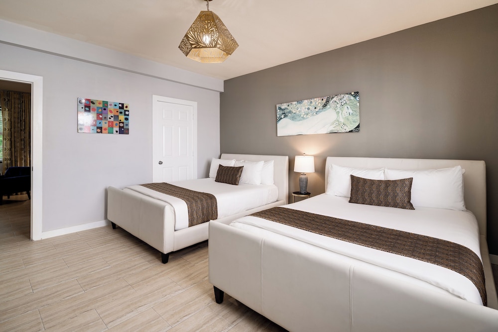 Tradewinds Apartment Hotel — Hotel rooms in Miami, Florida