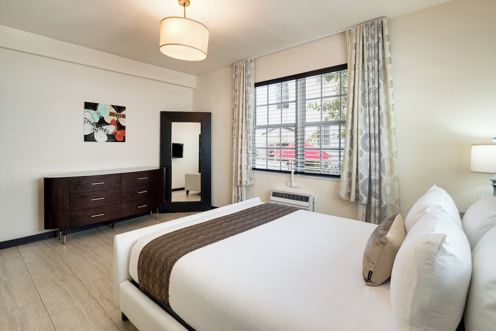 Tradewinds Apartment Hotel — Hotel rooms in Miami, Florida