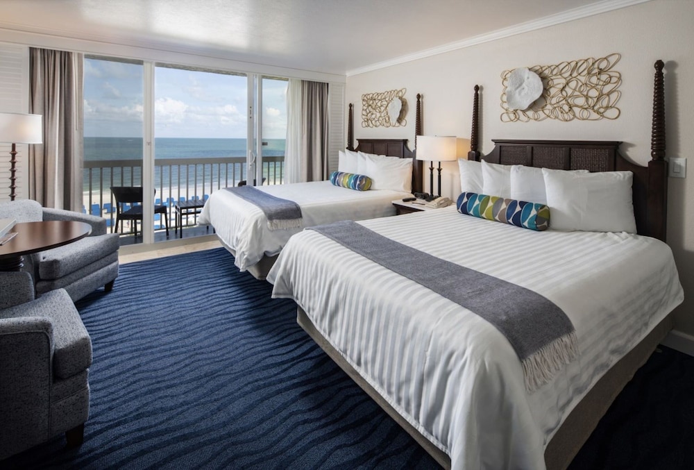 Island Grand at TradeWinds — Hotel rooms in Treasure Island, Florida