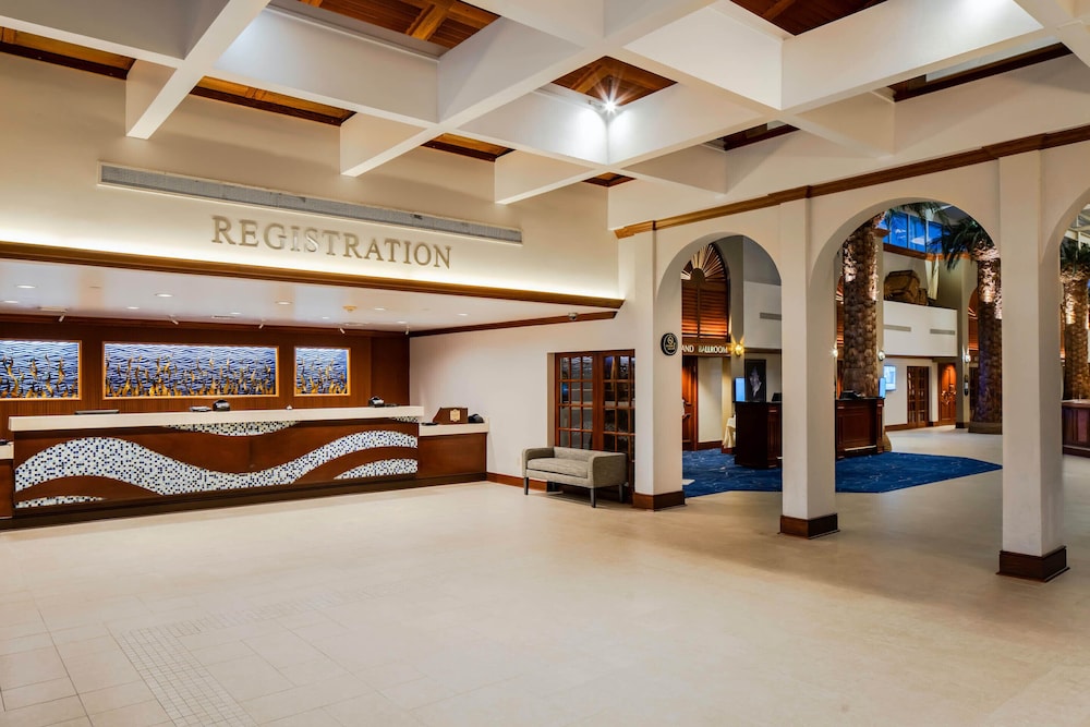Island Grand at TradeWinds — Hotel building in Treasure Island, Florida