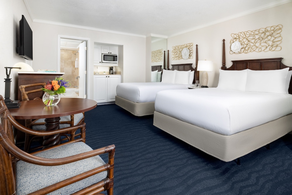 Island Grand at TradeWinds — Hotel rooms in Treasure Island, Florida