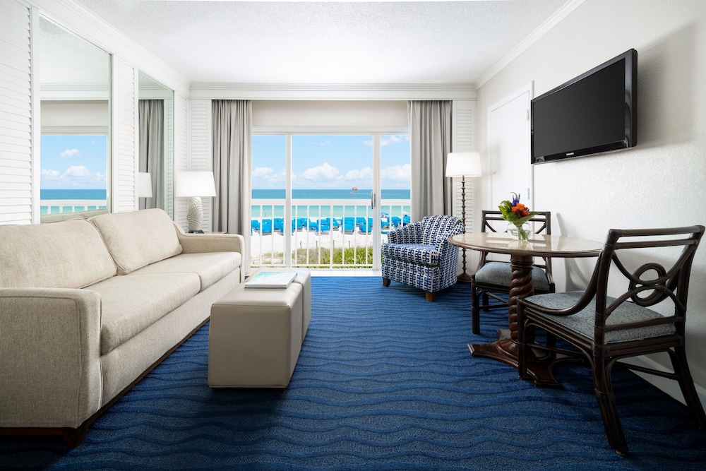 Island Grand at TradeWinds — Hotel rooms in Treasure Island, Florida