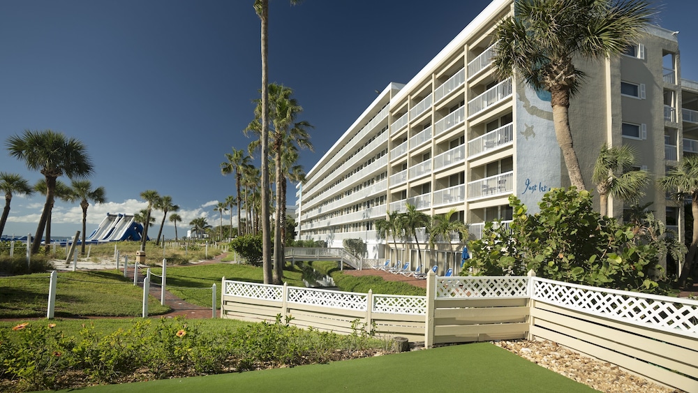 Island Grand at TradeWinds — Hotel building in Treasure Island, Florida