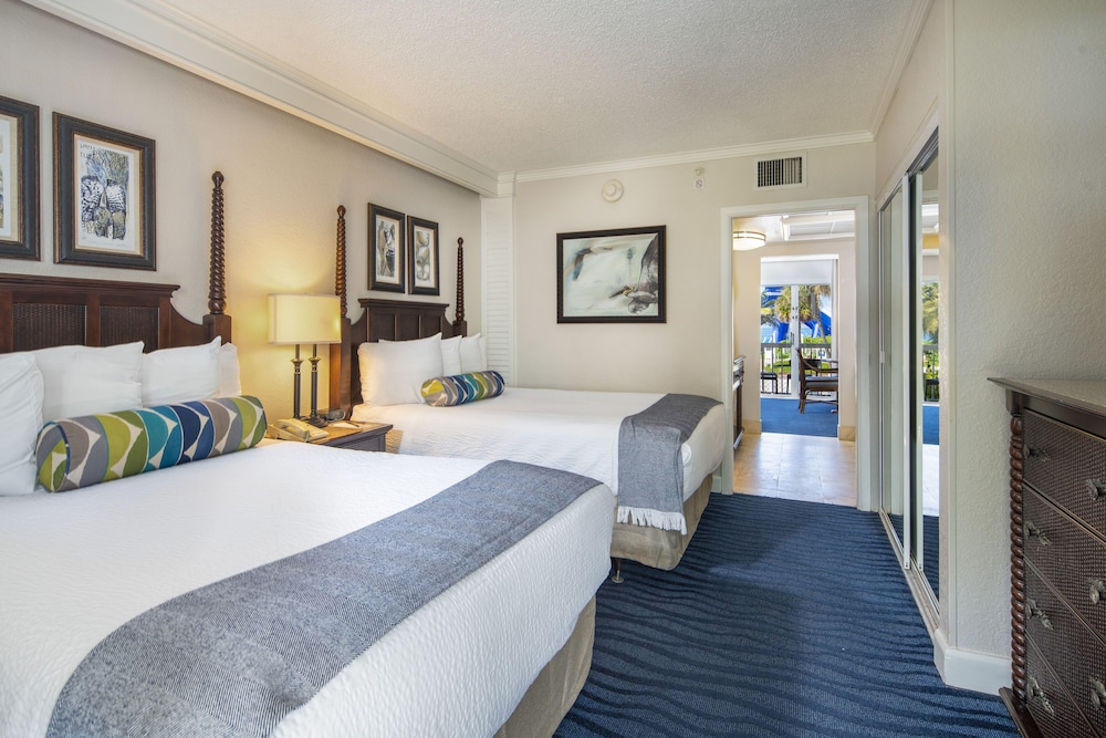 Island Grand at TradeWinds — Hotel rooms in Treasure Island, Florida