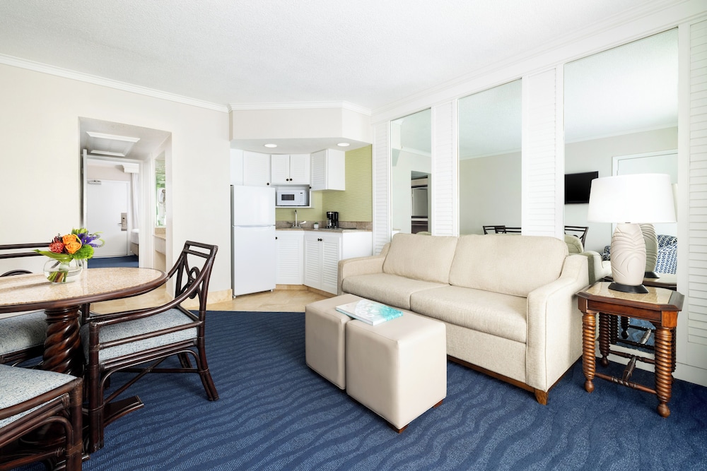 Island Grand at TradeWinds — Hotel rooms in Treasure Island, Florida