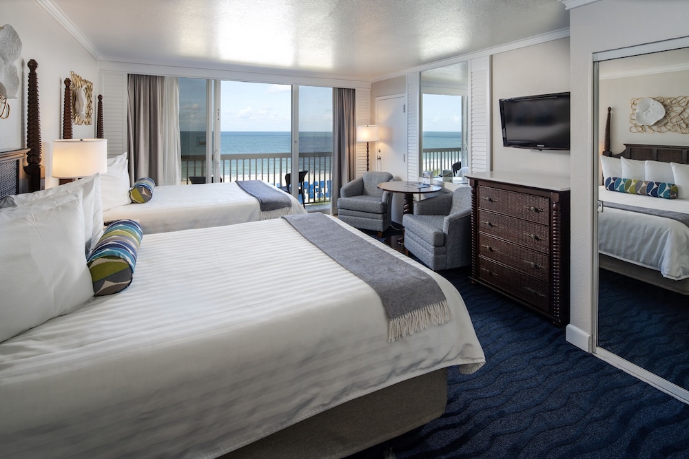 Island Grand at TradeWinds — Hotel rooms in Treasure Island, Florida